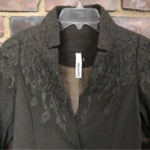 Asian Inspired Green Embroidered Jacket Sz 38 -34 Chest -16” Shoulder -22” Long